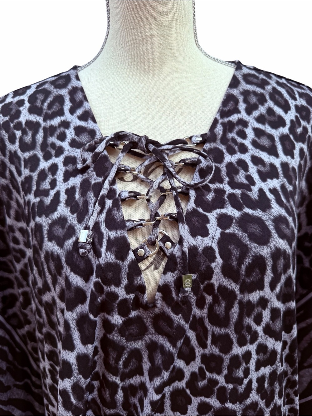 Michael Kors Women’s Lace-Up Snow Leopard Kaftan Top Size- XL Resort Vacation - Picture 3 of 8